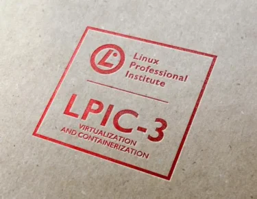 LPIC-3 305（Virtualization and Containerization）試験の一発合格体験記記事のアイキャッチ画像。クラフト紙のような質感の背景に、赤色で印刷されたLinux Professional InstituteのLPIC-3公式ロゴマーク。